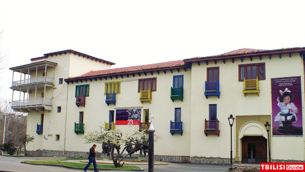 006_bavshvtaGalerea